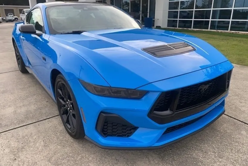 2025 Ford Mustang GT photo 1