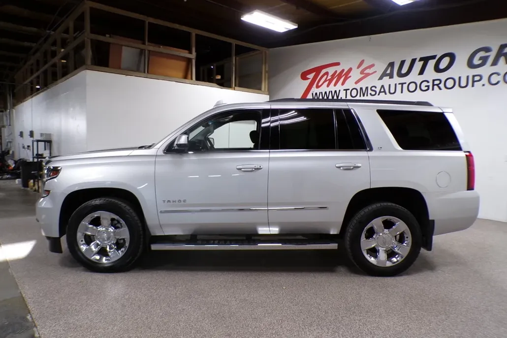 2016 Chevrolet Tahoe LT photo 1