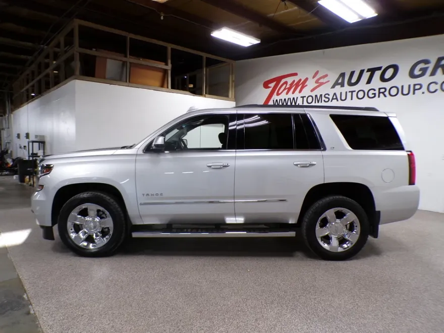 2016 Chevrolet Tahoe LT photo 1