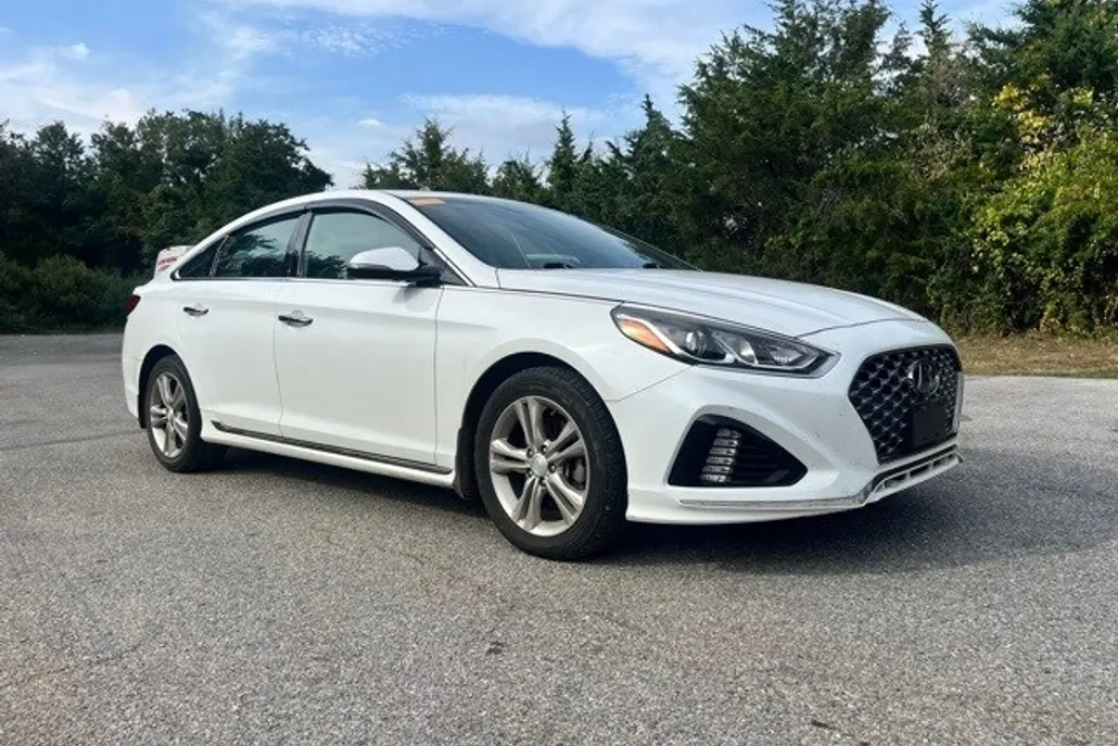 2019 Hyundai Sonata Sport photo 1