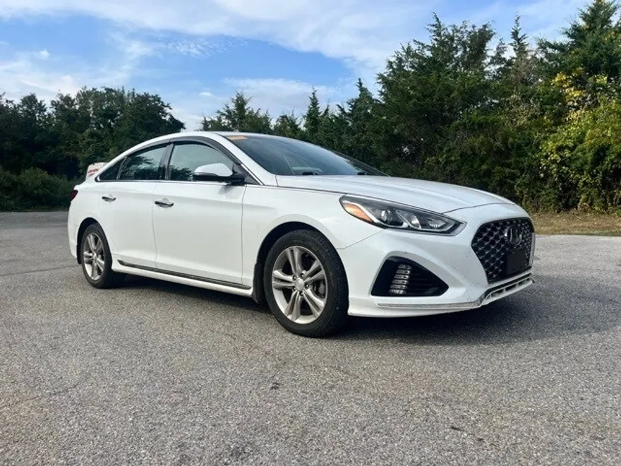 2019 Hyundai Sonata Sport photo 1