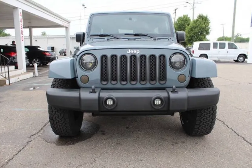 2015 Jeep Wrangler Unlimited Sahara photo 1