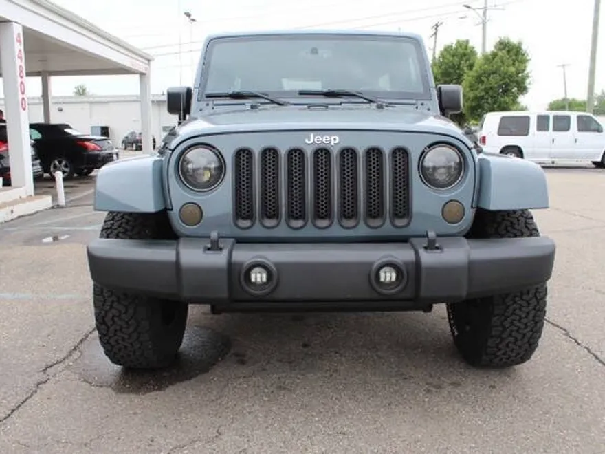 2015 Jeep Wrangler Unlimited Sahara photo 1