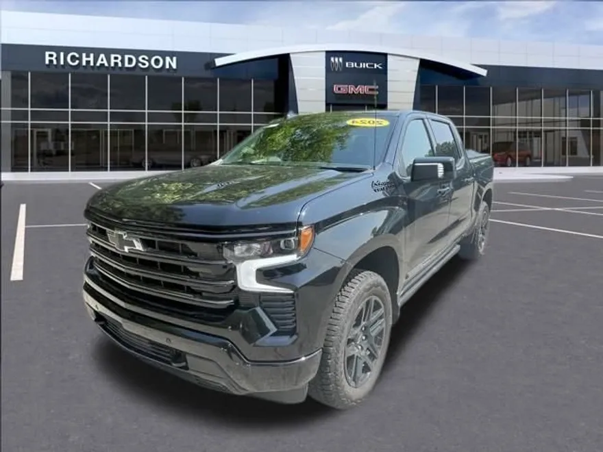 2024 Chevrolet Silverado 1500 High Country photo 1