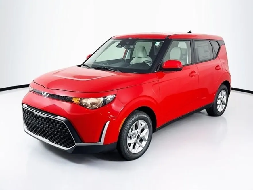 2025 Kia Soul LX photo 1