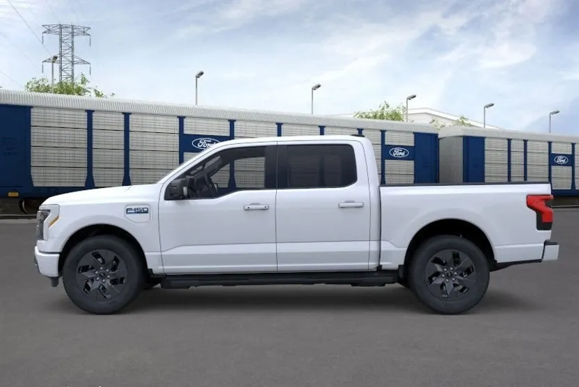2025 Ford F-150 Lightning photo 1