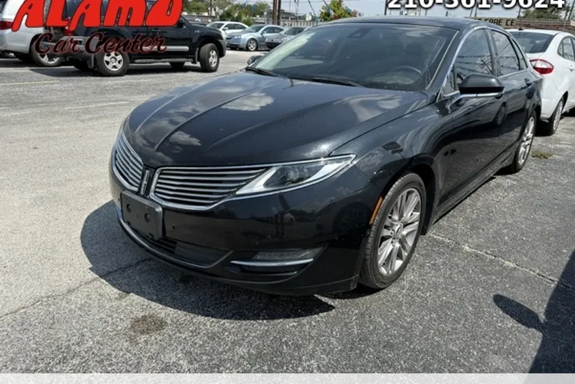 2013 Lincoln MKZ Hybrid photo 1
