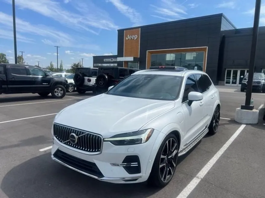 2023 Volvo XC60 Recharge Hybrid T8 Ultimate photo 1