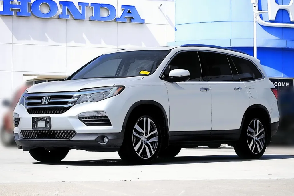 2017 Honda Pilot Touring photo 1