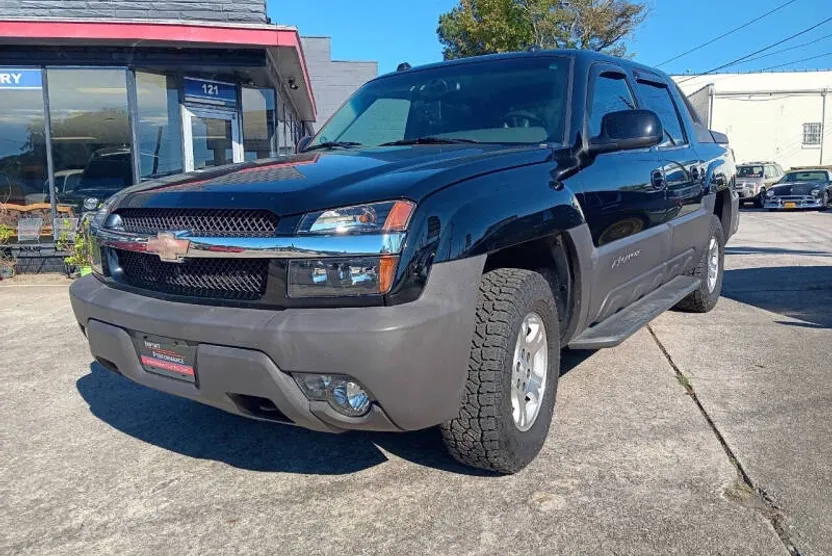 2004 Chevrolet Avalanche photo 1