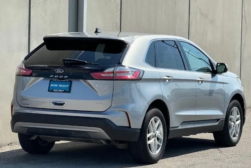 2022 Ford Edge SEL photo 1