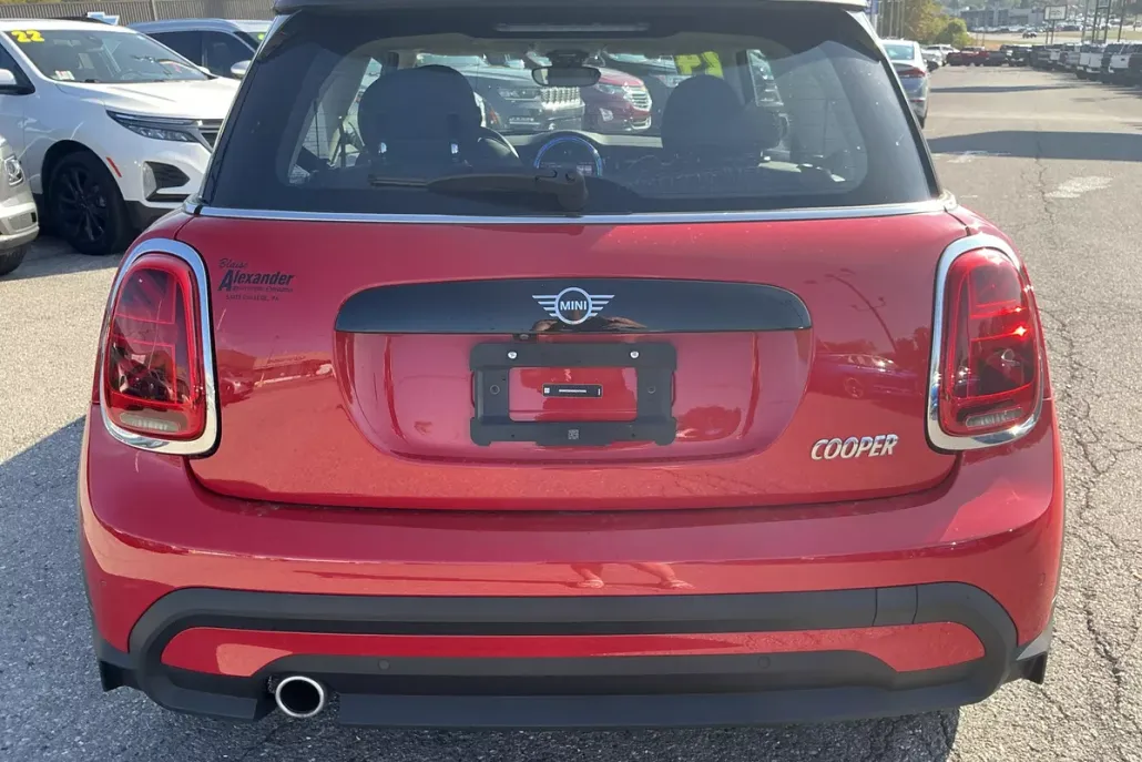 2024 Mini Cooper 2 Door Hardtop Signature photo 1