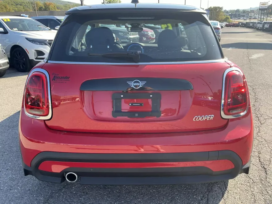 2024 Mini Cooper 2 Door Hardtop Signature photo 1