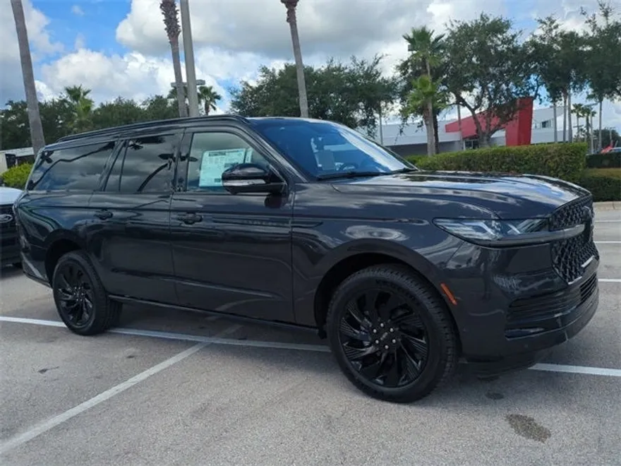 2025 Lincoln Navigator L Reserve photo 1