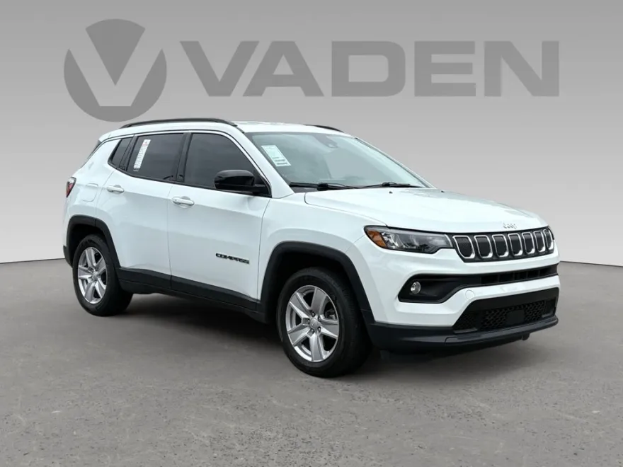 2022 Jeep Compass Latitude photo 1