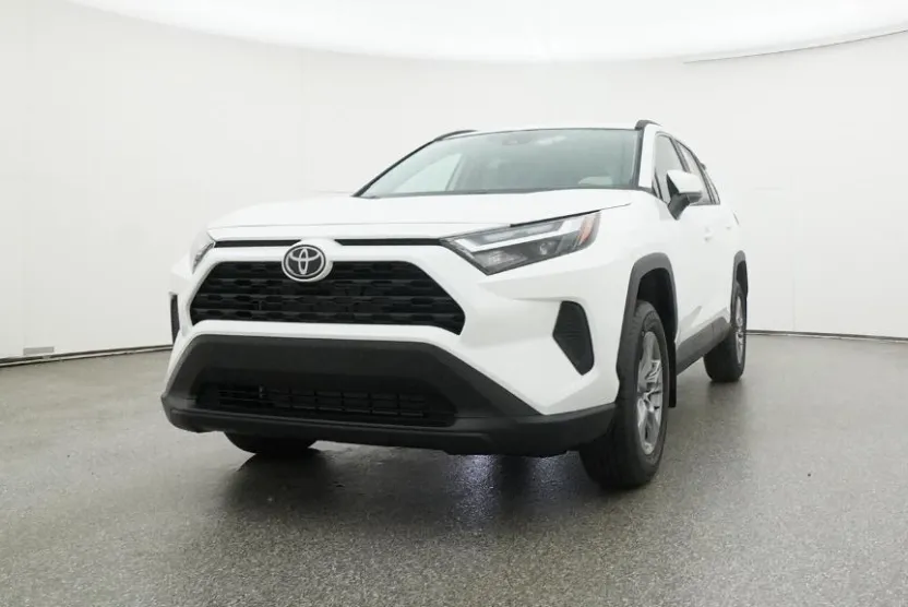 2025 Toyota RAV4 XLE photo 1