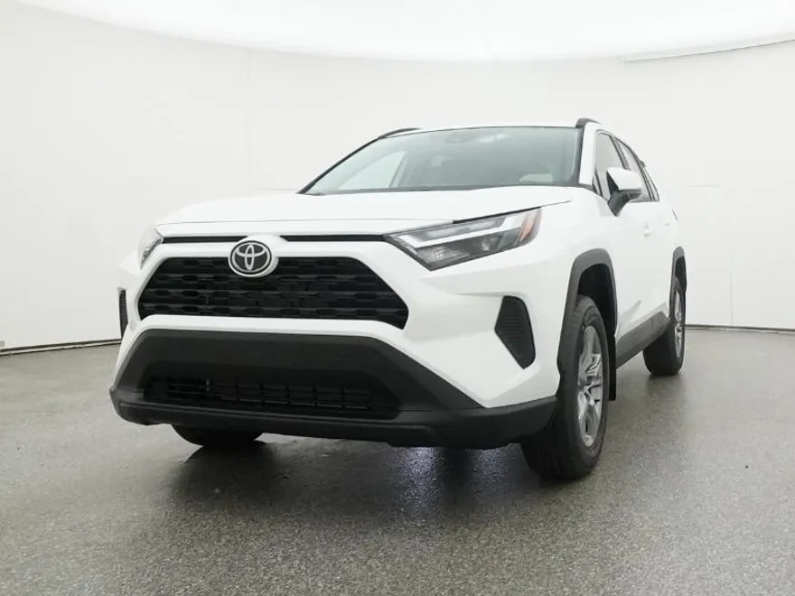 2025 Toyota RAV4 XLE photo 1