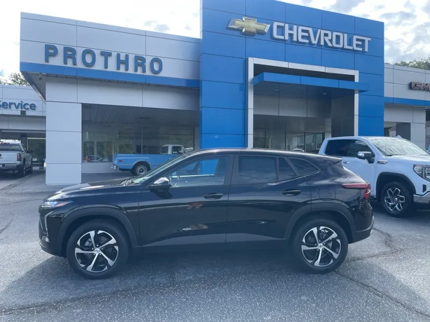 2025 Chevrolet Trax photo 1