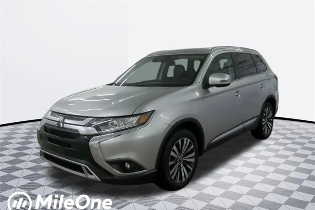 2020 Mitsubishi Outlander SEL photo 1