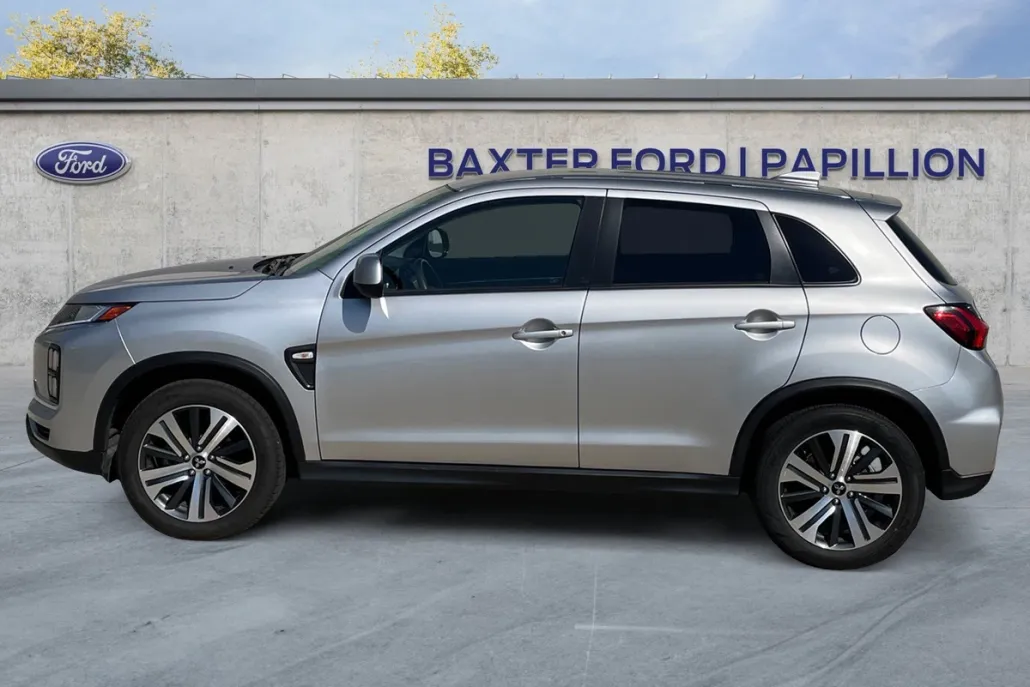 2024 Mitsubishi Outlander Sport SE photo 1