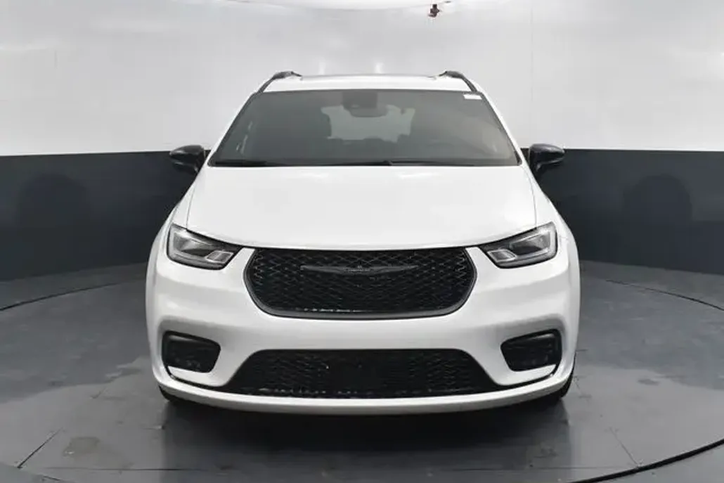 2025 Chrysler Pacifica Limited photo 1