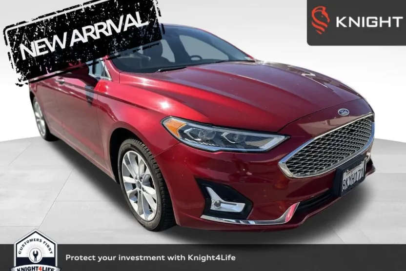 2019 Ford Fusion Energi Titanium photo 1