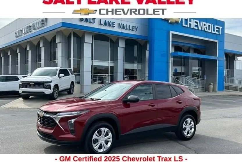 2025 Chevrolet Trax LS photo 1