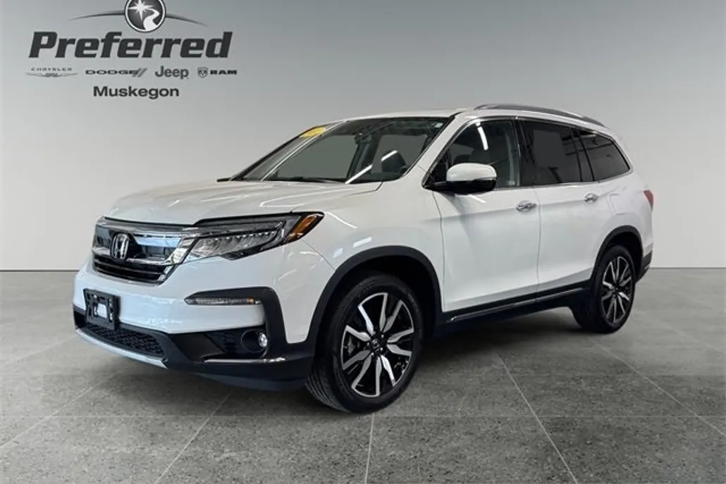 2022 Honda Pilot Touring photo 1