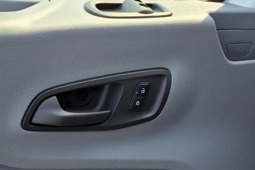 2017 Ford Transit photo 1