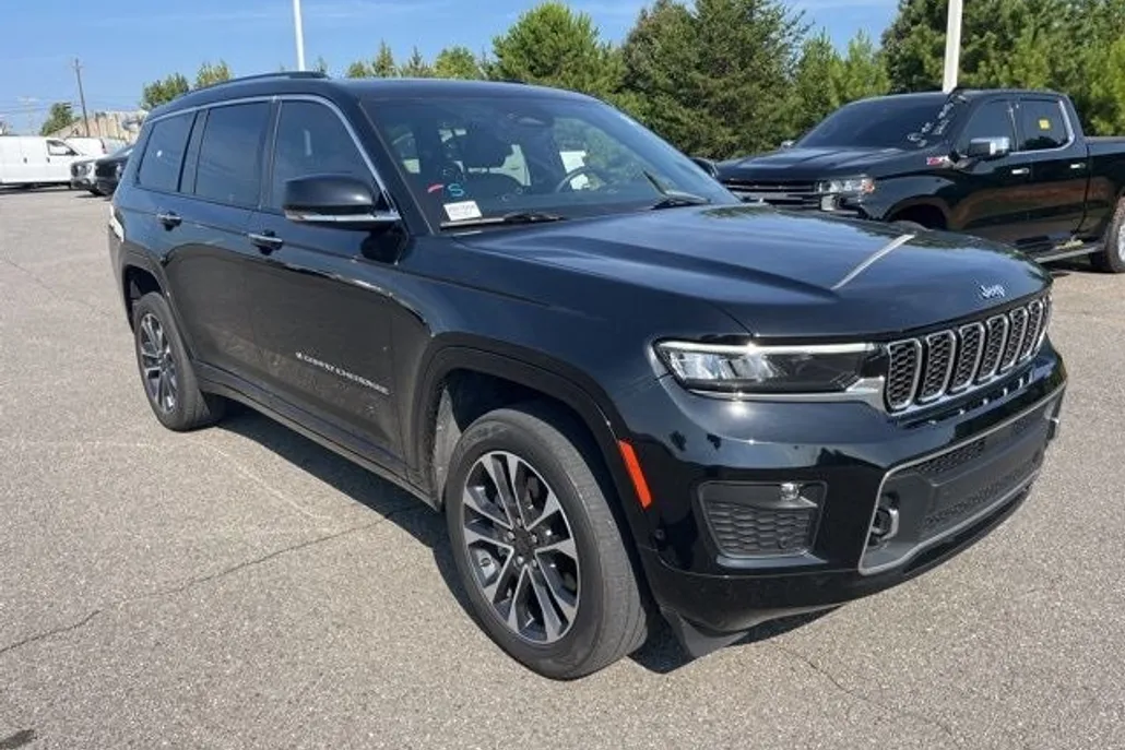 2022 Jeep Grand Cherokee Overland photo 1