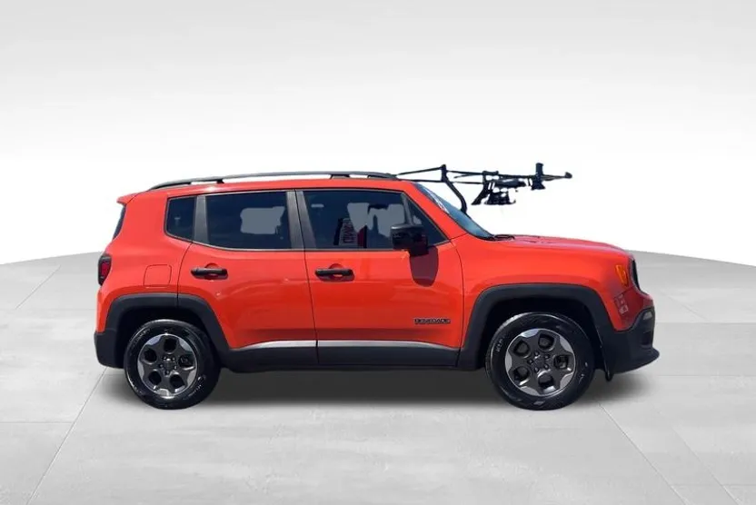2017 Jeep Renegade Sport photo 1