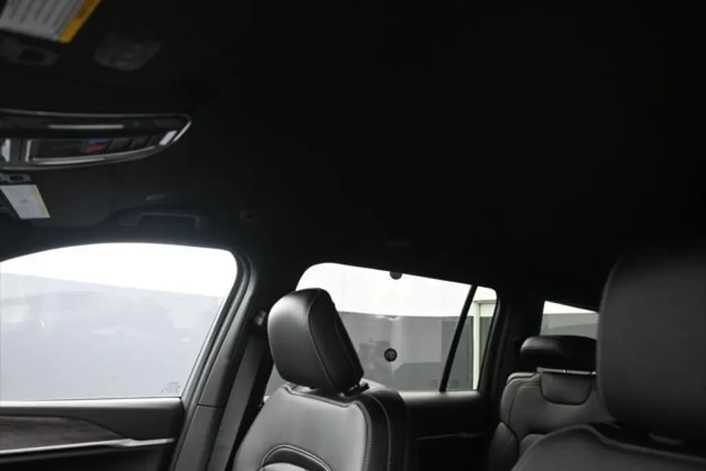 2025 Jeep Grand Cherokee Limited photo 1