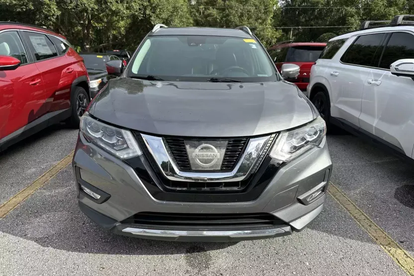 2017 Nissan Rogue SL photo 1