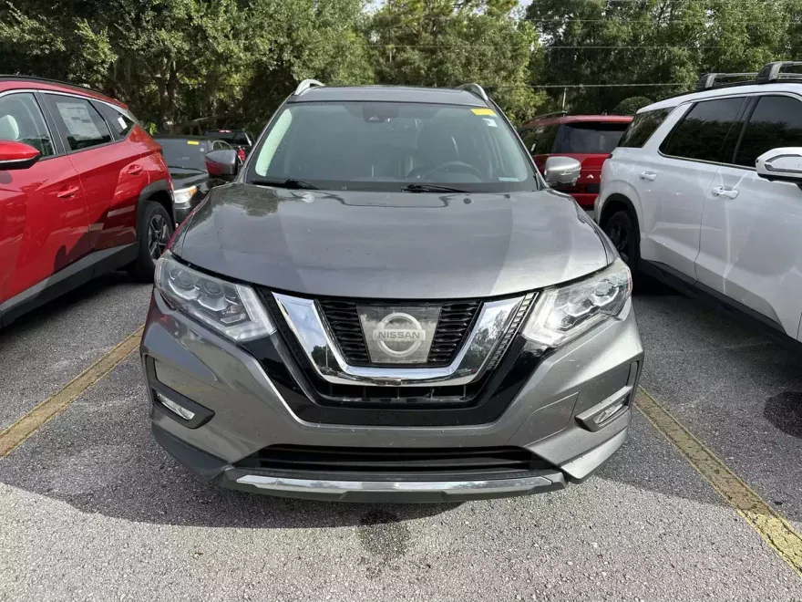 2017 Nissan Rogue SL photo 1
