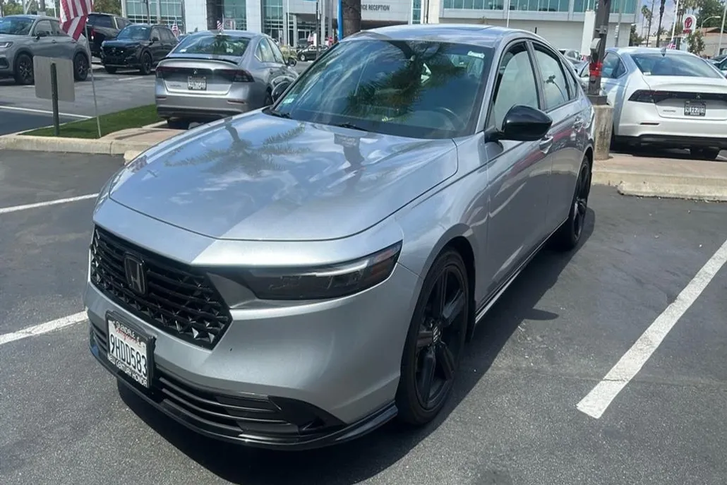 2023 Honda Accord Hybrid Sport-L photo 1