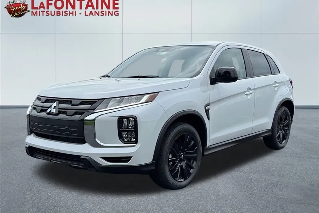 2025 Mitsubishi Outlander Sport LE photo 1