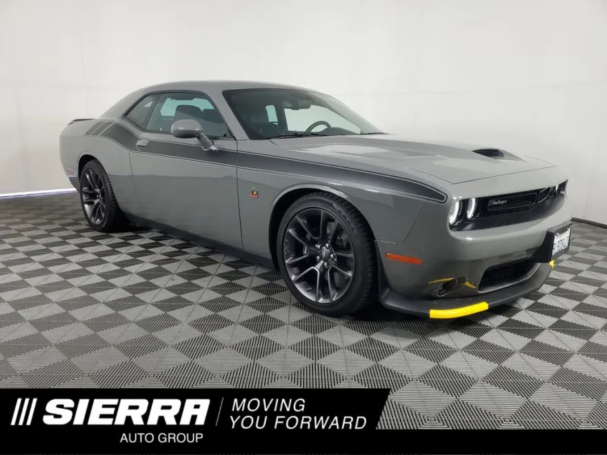 2023 Dodge Challenger R/T Scat Pack photo 1