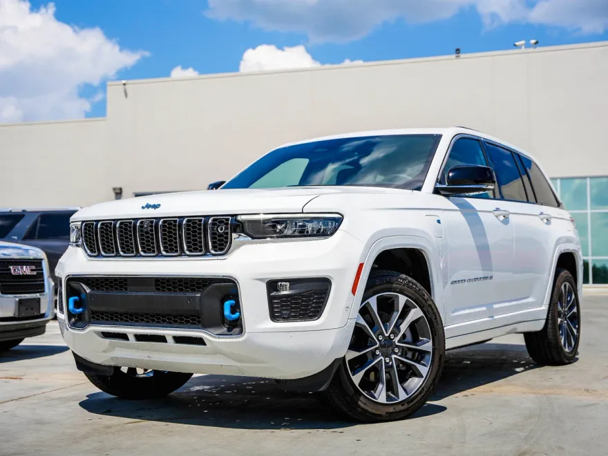 2023 Jeep Grand Cherokee Overland 4xe photo 1