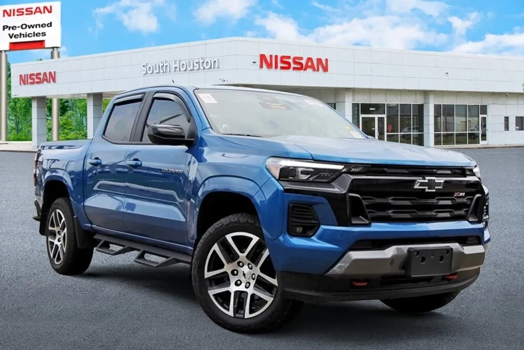 2023 Chevrolet Colorado Z71 photo 1