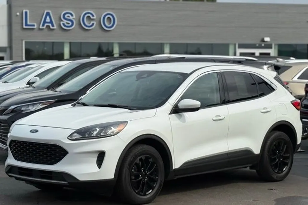 2020 Ford Escape SE photo 1