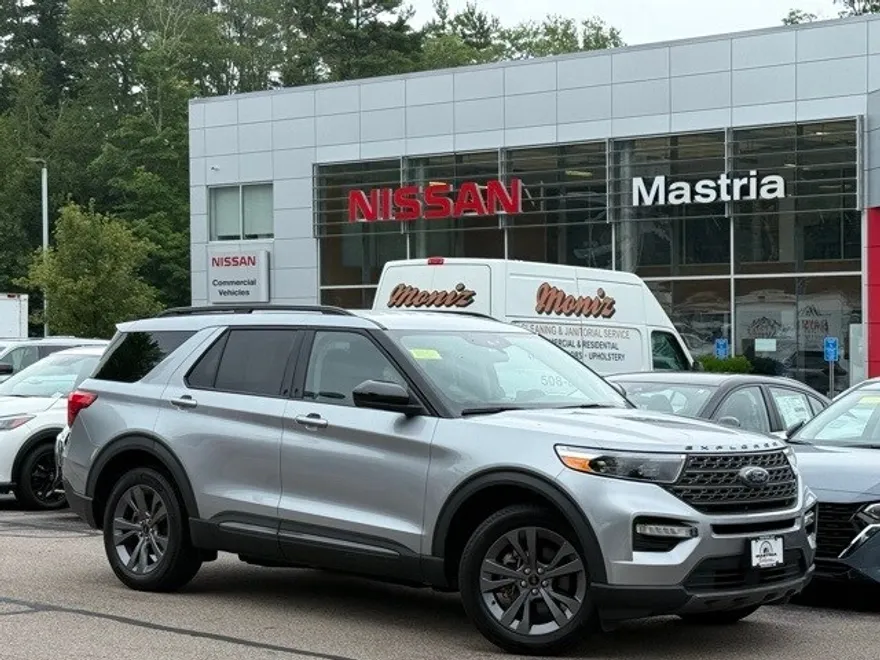 2022 Ford Explorer XLT photo 1