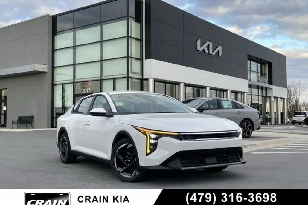 2025 Kia K4 EX photo 1