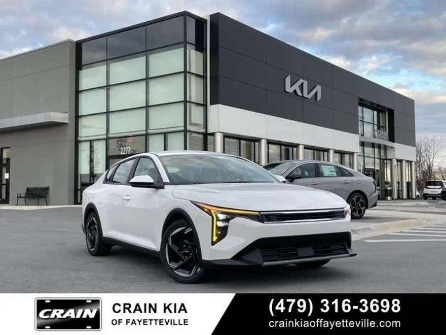 2025 Kia K4 EX photo 1