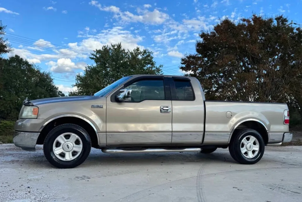 2004 Ford F-150 XLT photo 1