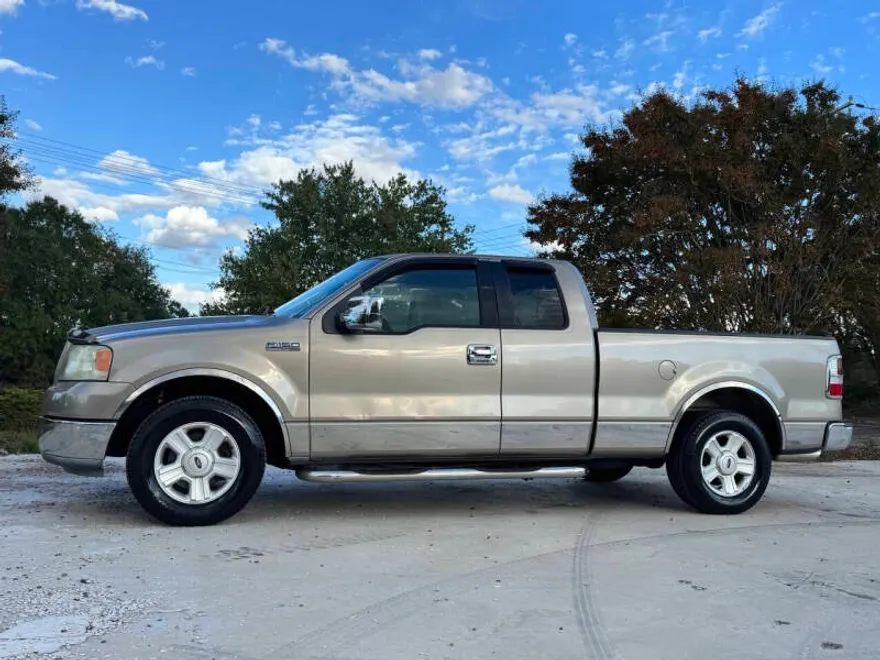 2004 Ford F-150 XLT photo 1