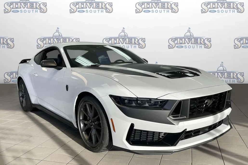 2025 Ford Mustang Dark Horse photo 1