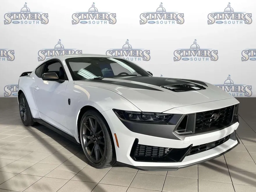 2025 Ford Mustang Dark Horse photo 1