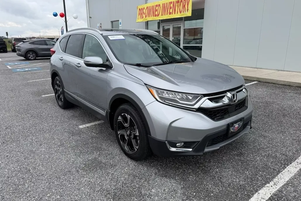 2017 Honda CR-V Touring photo 1