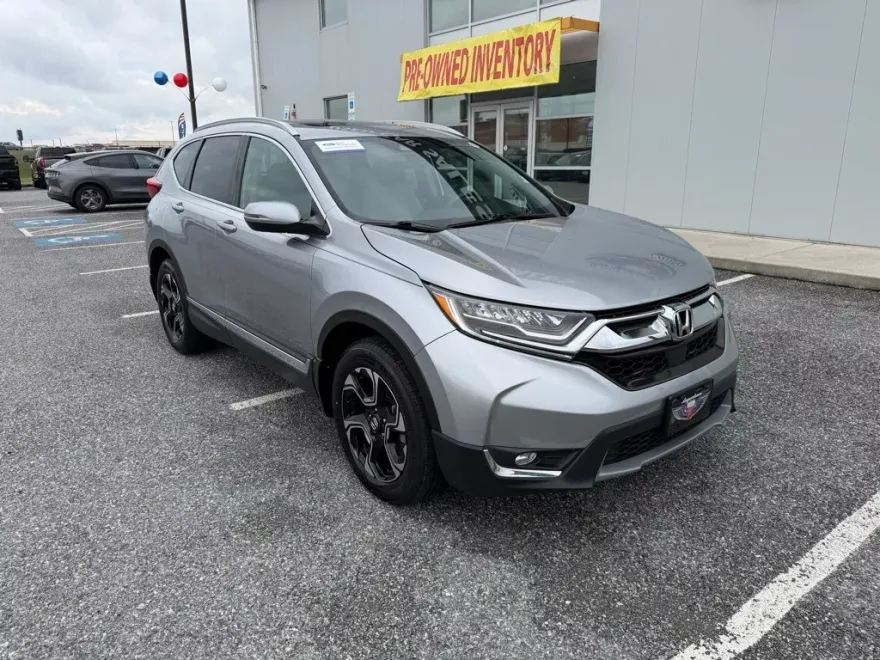 2017 Honda CR-V Touring photo 1