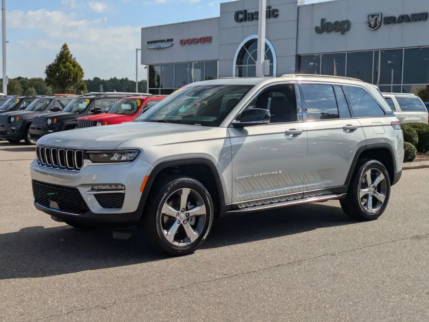 2025 Jeep Grand Cherokee Limited photo 1
